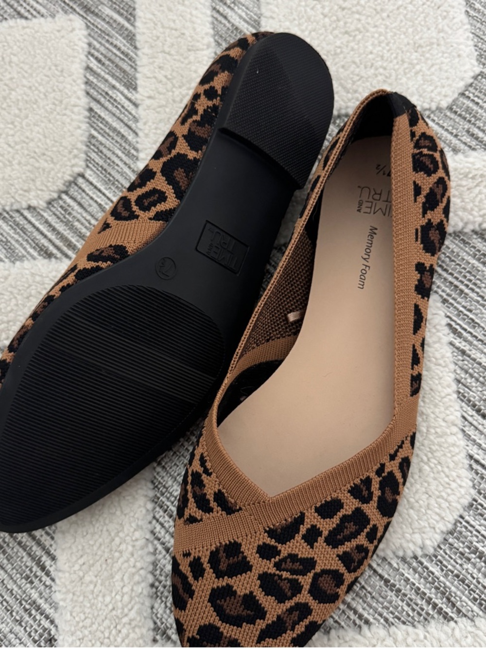 Leopard flats - Picture 3 of 3